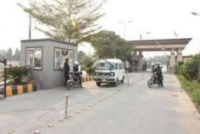 5 Marla Plot Location Hot Plus Corner Near Market Park Canal Garden Society