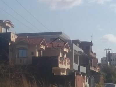 A Prime Location street 184 Jinnah Garden plot  For Sale