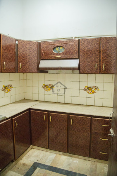 80 yards Ground + 2 House for SALE in North Karachi Block 5L