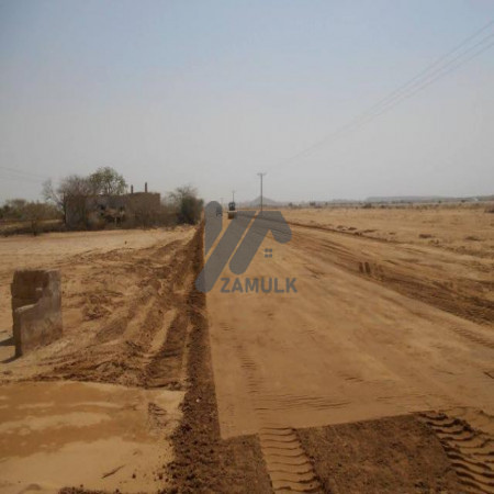 Plot for Sale in C-16