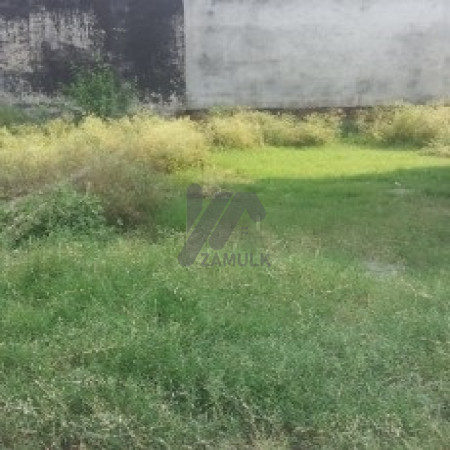 Corner Plot for sale In C-15