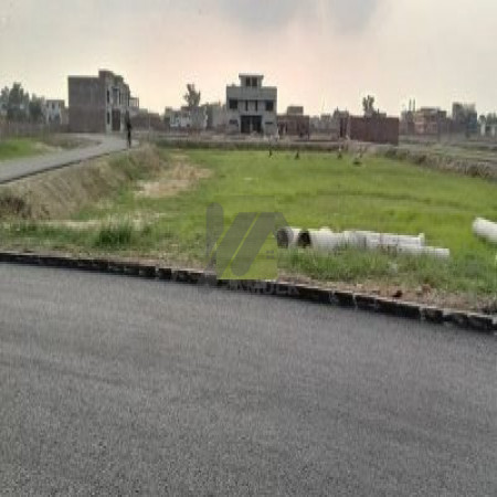 Plot For Sale In Park Enclave 1