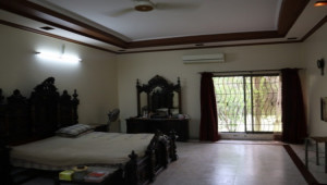 34 Marla Lavish Banglow For Sale At Amir Town Canal Road