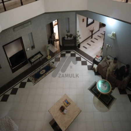 34 Marla Lavish Banglow For Sale At Amir Town Canal Road