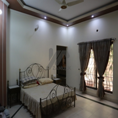 34 Marla Lavish Banglow For Sale At Amir Town Canal Road