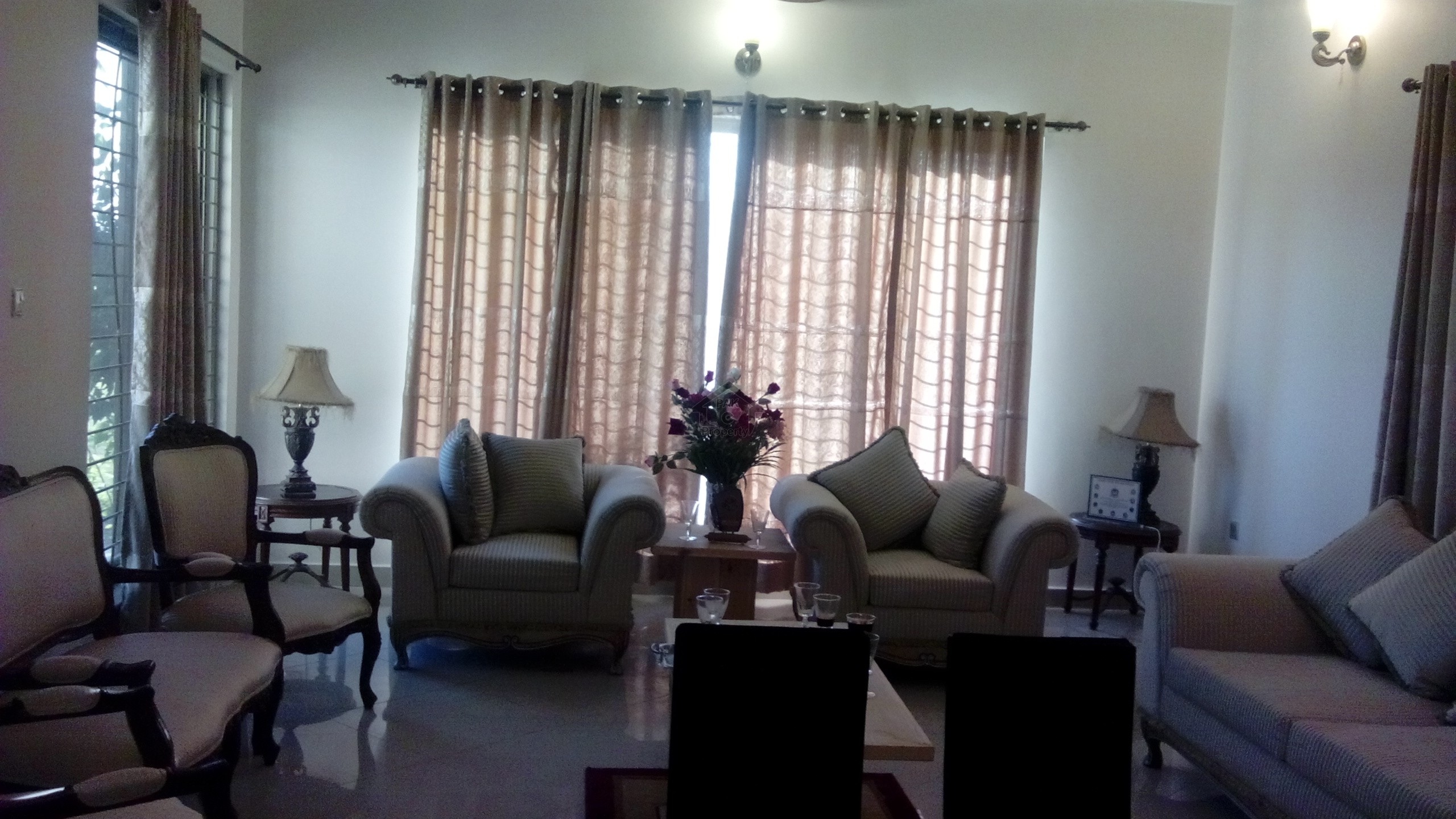 5 Kanal Beautiful Level Farm House - Pn Naval Farm House Islamabad For Sale