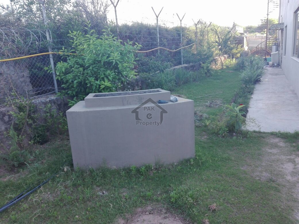 5 Kanal Beautiful Level Farm House - Pn Naval Farm House Islamabad For Sale