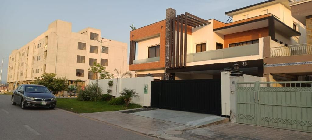 4 Kanal House For Rent In Gulberg 3