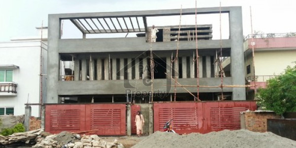 Multiple Options In Different Range For Office In Shahra-e-Faisal Area